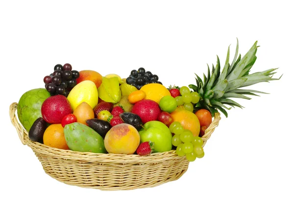 Exotische vruchten in een mand — Stockfoto