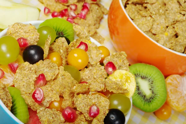 Frutas y cereales — Foto de Stock