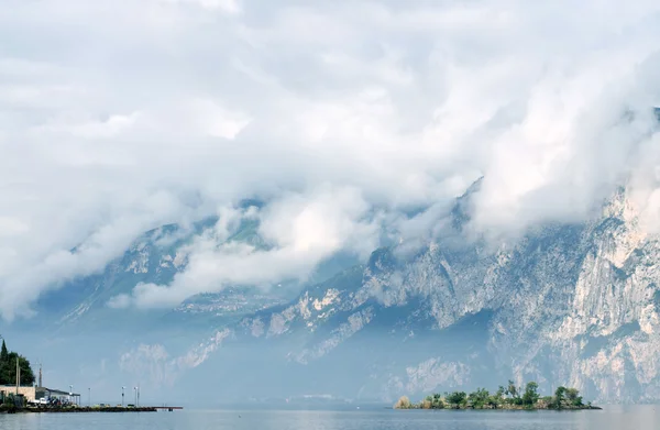 Mountain, lake, clouds, island. — Stock Photo, Image