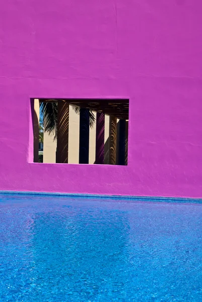 Kleurrijke zwembad — Stockfoto