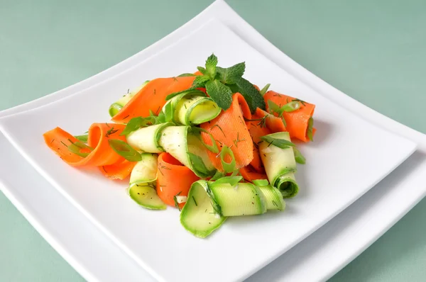 Cukkini saláta sárgarépa — Stock Fotó