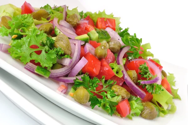 Salada de legumes com alcaparras — Fotografia de Stock