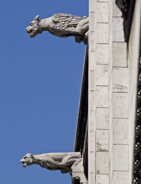 Gotik gargoyles heykeller