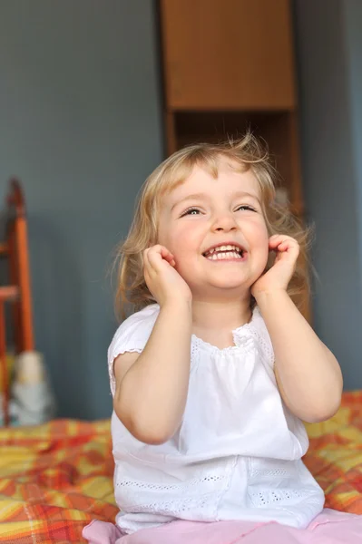 Cheerful little girl — Stock Photo, Image