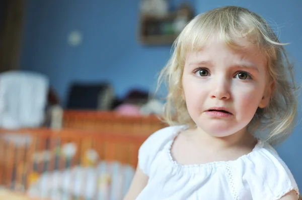 Little girl crying — Stock Photo, Image