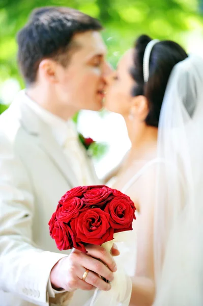 Brudgummen och bruden — Stockfoto