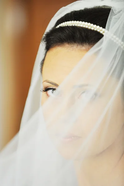Νύφη με λευκό φόρεμα — Φωτογραφία Αρχείου