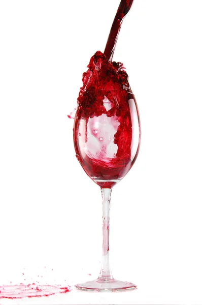 Wein ins Glas gießen — Stockfoto