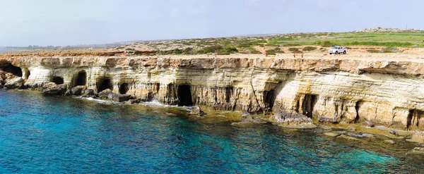 Panorama das cavernas marítimas Fotografias De Stock Royalty-Free