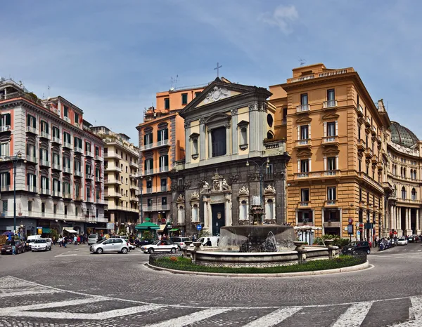 광장 트리 에스테 e 트렌토, 나폴리 — 스톡 사진