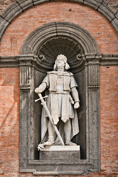 王ロジャー ii、王宮、ナポリ — ストック写真