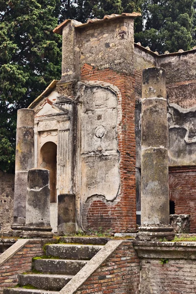 Iside tempel ruïnes, pompeii, ital — Stockfoto