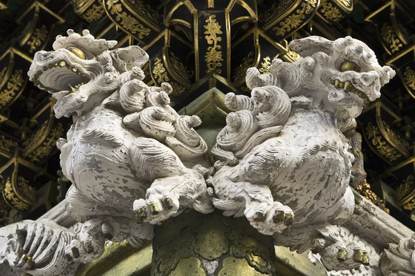 Escultura decorativa de leões — Fotografia de Stock