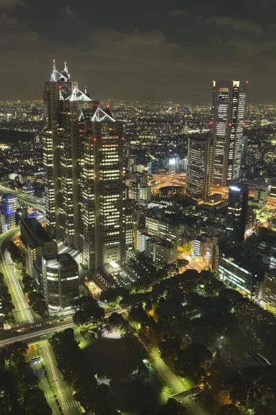 Tokyo skyskrapor på natten — Stockfoto