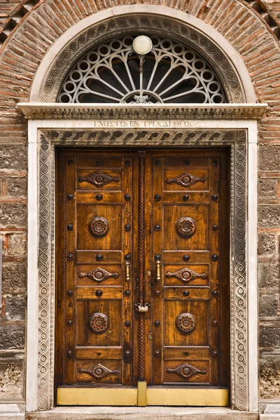 Дверь церкви — стоковое фото