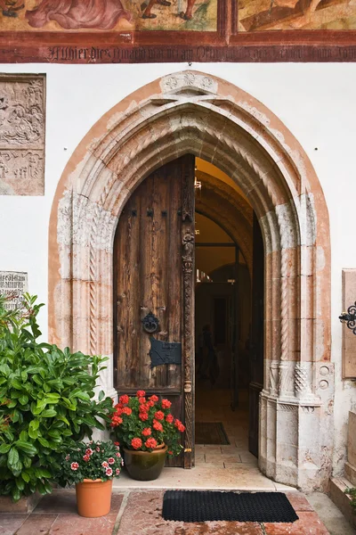 Kilise kapısına — Stok fotoğraf