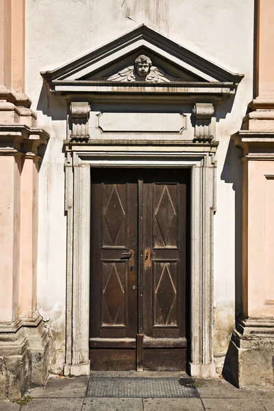 Дверь церкви Семинаркирхе, Линц, Австрия — стоковое фото