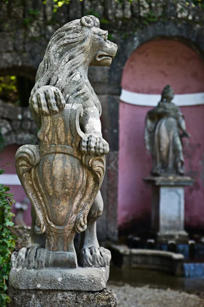 Lion statue in the Hellbrunn Palace — Stock Photo, Image