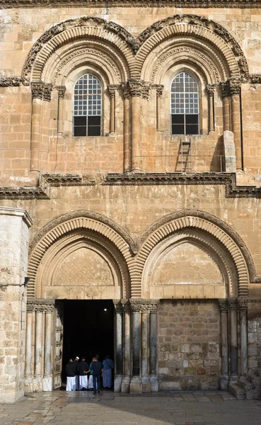 Kyrkan av uppståndelsen fasaden — Stockfoto