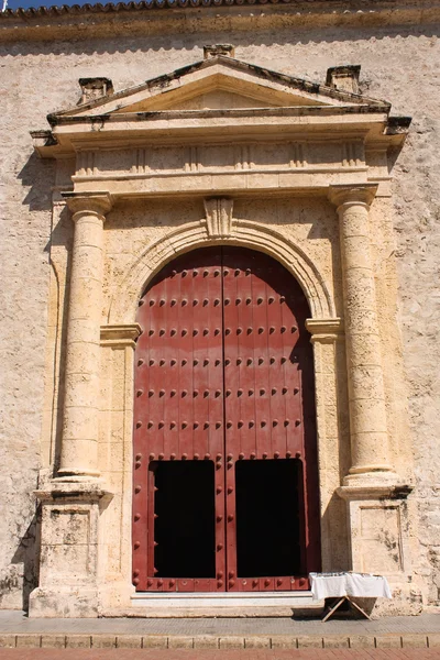 Door of Cathedral. Cartagena de Indias — Stock Photo, Image