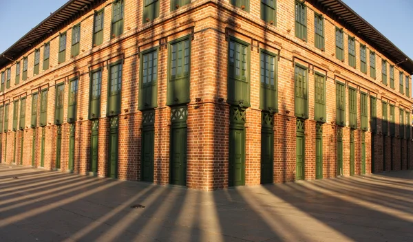Schatten im Gebäude — Stockfoto