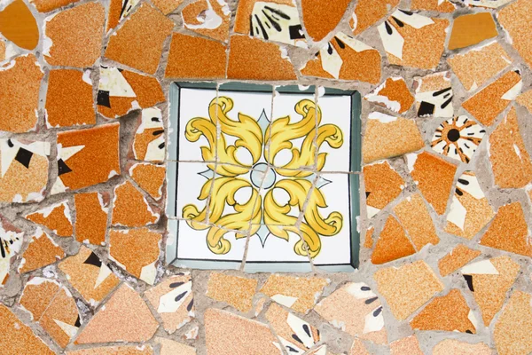 Ceramiche rotte, trencadi, Gaudi . — Foto Stock