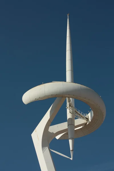 通信・ カラトラバ タワーを詳細します。 — ストック写真