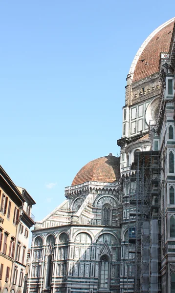 佛罗伦萨大教堂的侧外观 — 图库照片