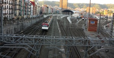 tren. Demiryolları ve Katener