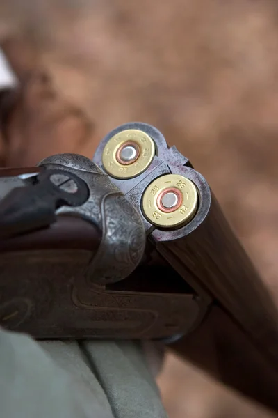 Een 28 gauge shotgun herladen Stockfoto