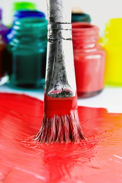 Pinsel und Farbe — Stockfoto