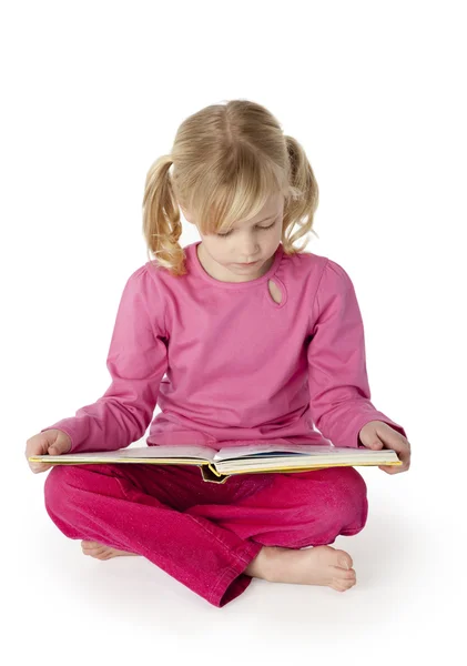 Šest let stará dívka s knihou — Stock fotografie