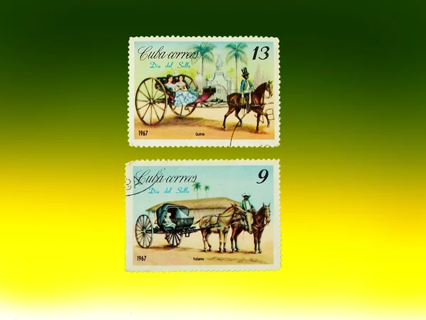 緑、黄色の背景に 2 枚のスタンプ ロイヤリティフリーのストック写真