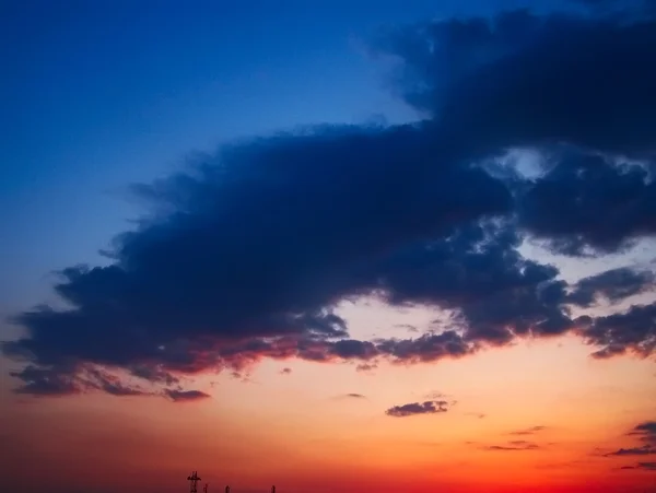 ท้องฟ้าตอนเย็น — ภาพถ่ายสต็อก