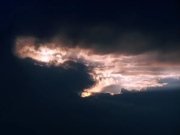 ท้องฟ้ามืดที่สวยงาม — ภาพถ่ายสต็อก