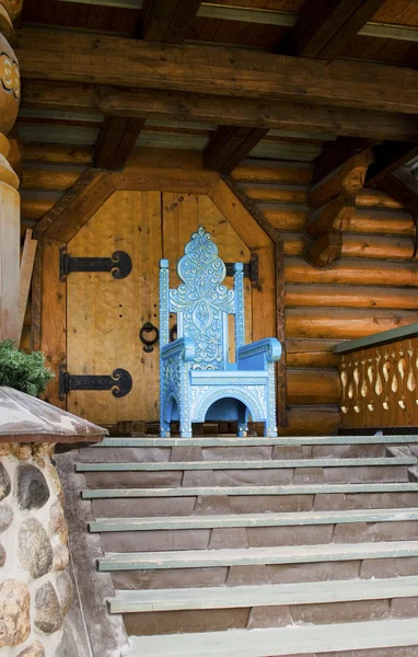 Старовинні дерев'яні престол Стокове Фото