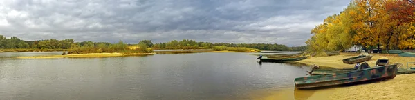 川の素晴らしいパノラマ — ストック写真
