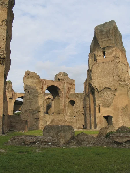 在罗马的卡拉卡拉 therms 的废墟 — 图库照片