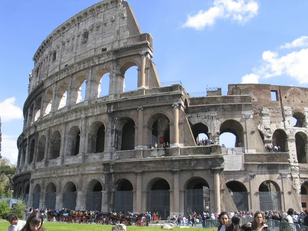 Рим: Руїни на стародавніх римських готель Forus — стокове фото