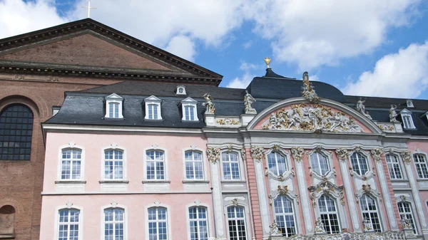 O Kurfuerstliches Palais em Trier — Fotografia de Stock