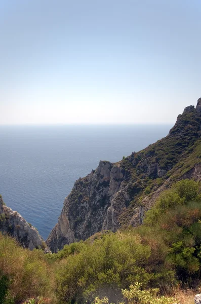 Kayalıklar çevresinde corfu, Yunanistan — Stok fotoğraf