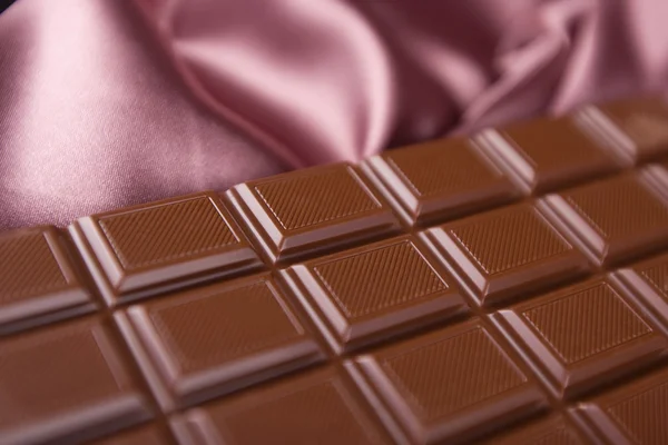 Шоколад і шовк — стокове фото