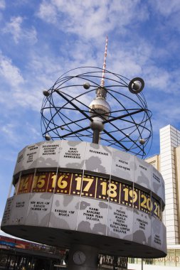 Berlin'de Alexanderplatz de Weltzeituhr