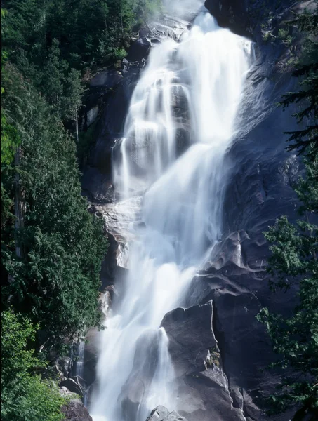Гірський водоспад — стокове фото