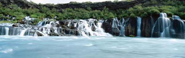 Водоспад Hraunfossar — стокове фото