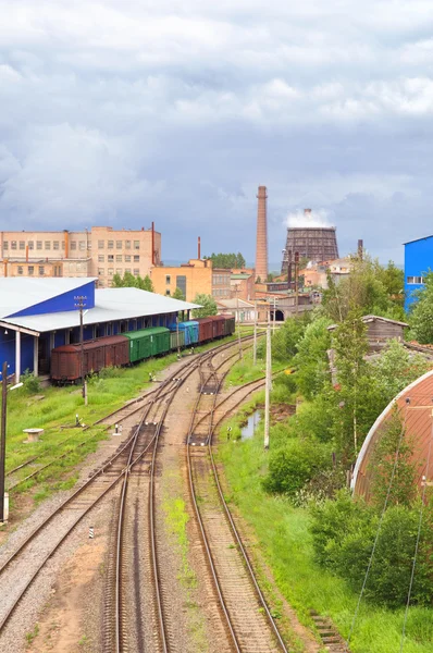Przemysłowy krajobraz. Stacja kolejowa. — Zdjęcie stockowe