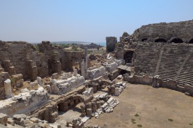 Antik amfitiyatro kalıntıları. Türkiye, yan