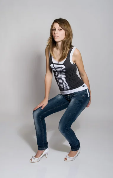 Casual teenager girl posing — Stock Photo, Image