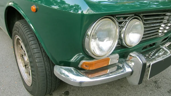 Green retro car — Stock Photo, Image