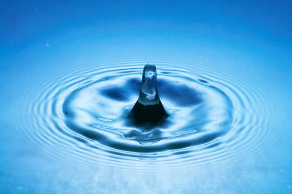 Kropla wody (obraz 21 51) — Zdjęcie stockowe